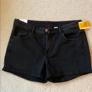 Black h & m jean shorts. Size 10 NWT